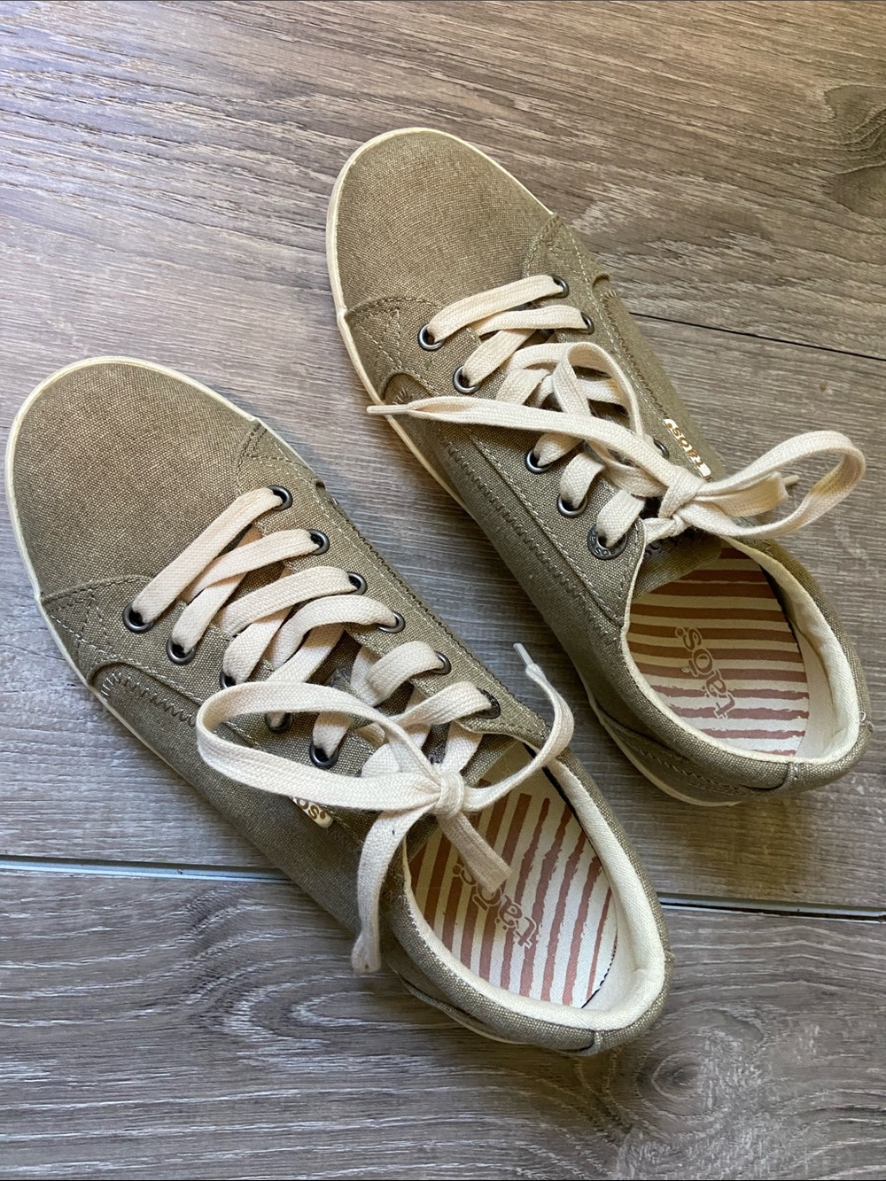Taos Footwear Women's Olive Green Canvas Athletic Sneakers